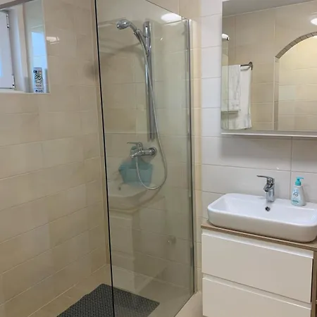 Rondine Vendeghaz Tilaj Guest house Tilajujhegy