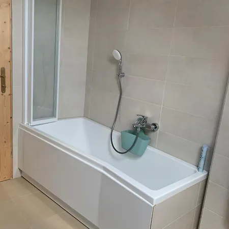Rondine Vendeghaz Tilaj Guest house