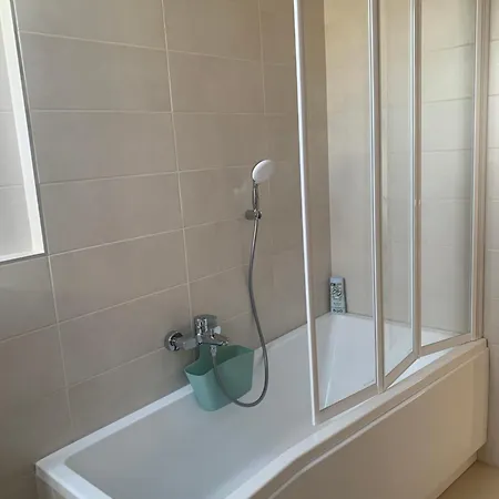 Rondine Vendeghaz Tilaj Guest house