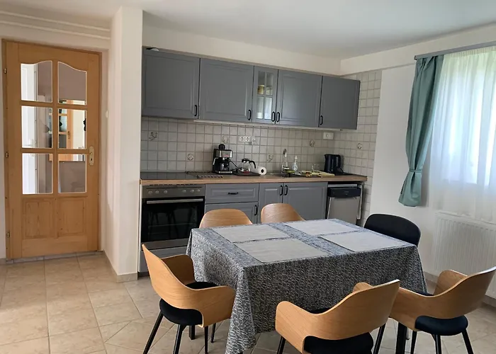 Rondine Vendeghaz Tilaj 招待所 *